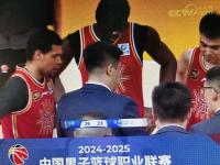 开云体育官方登录入口-球员发挥出色，带领球队顺利赢得比赛