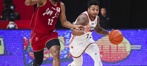 开云体育地址-昆汀-皮特森协助球队取胜的简单介绍