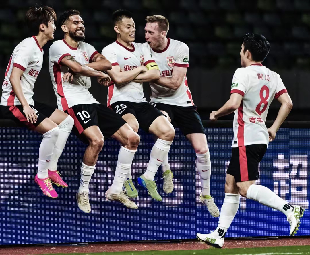 亚泰球队全力备战迎接鲁能强劲挑战 亚泰球队全力备战迎接鲁能强劲挑战