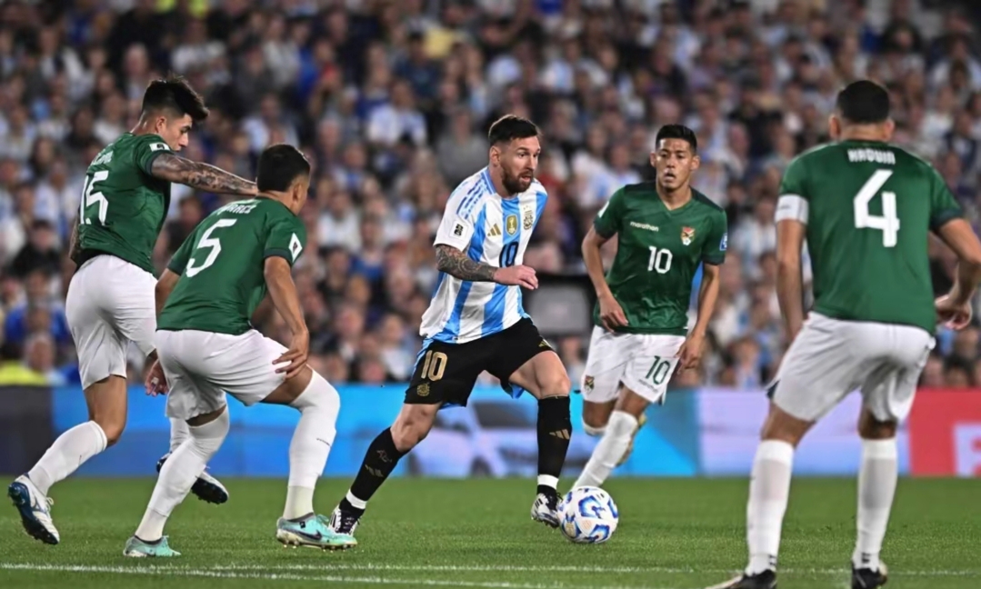 阿根廷前锋在英超大放异彩,成为焦点 阿根廷前锋在英超大放异彩,成为焦点