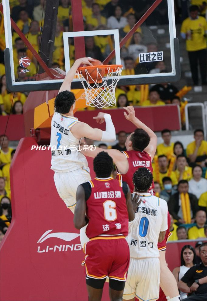 山西队客场惨败,遭到江苏逆转击败 山西队客场惨败,遭到江苏逆转击败