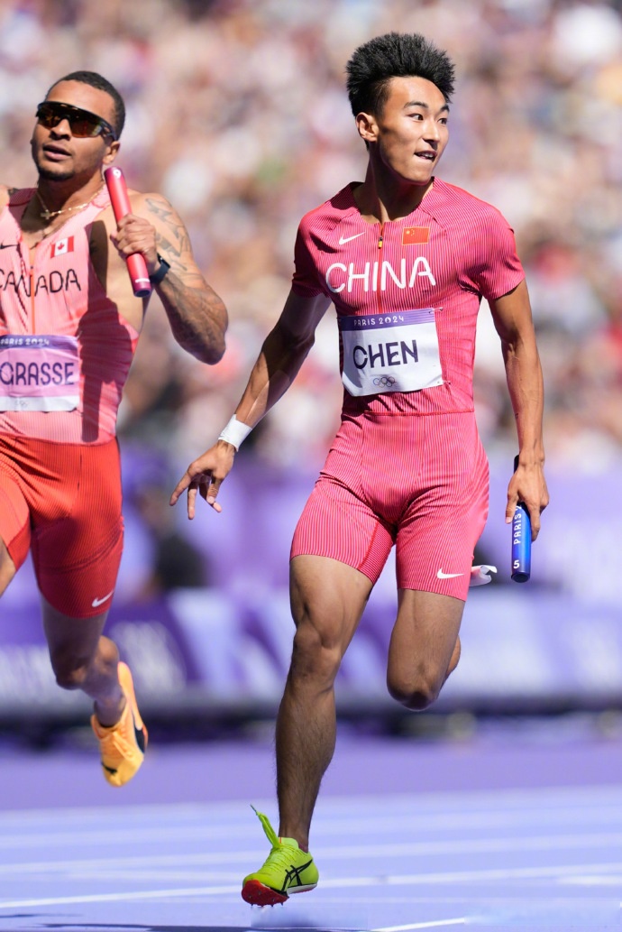 速度与技巧!运动员们在比赛中展现实力 速度与技巧!运动员们在比赛中展现实力