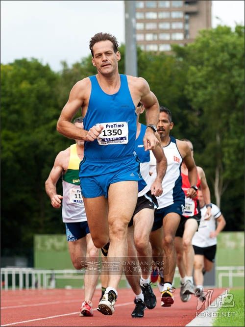 速度与技巧!运动员们在比赛中展现实力 速度与技巧!运动员们在比赛中展现实力