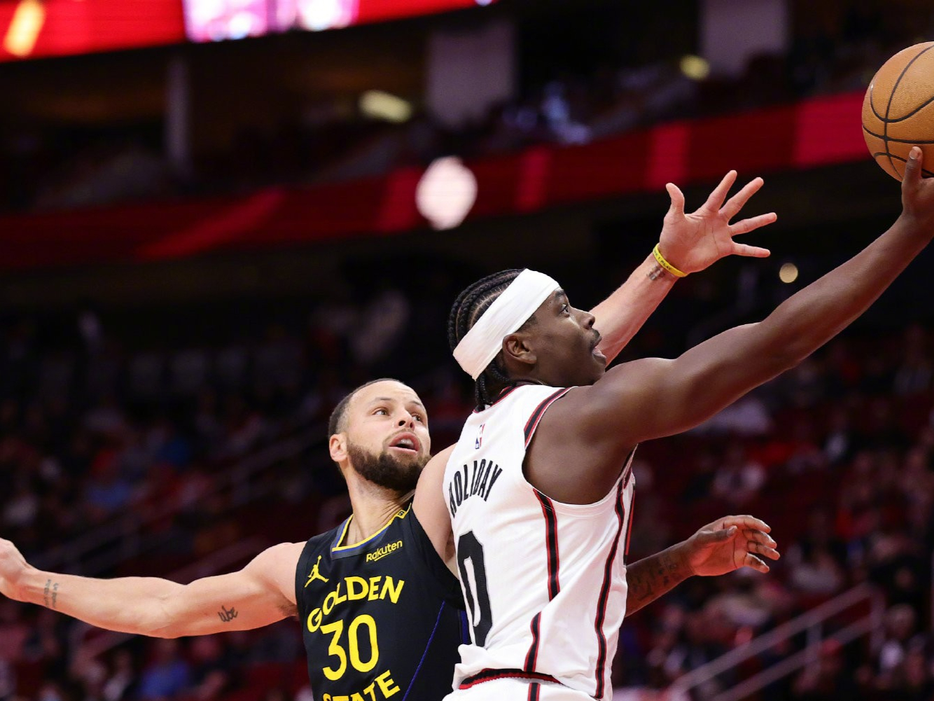 包含热火客场遭遇惊险战，扳倒骑士的词条