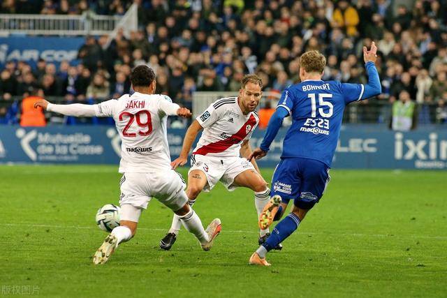 包含甘冈客场极难获胜，赛季保级局势不明朗的词条